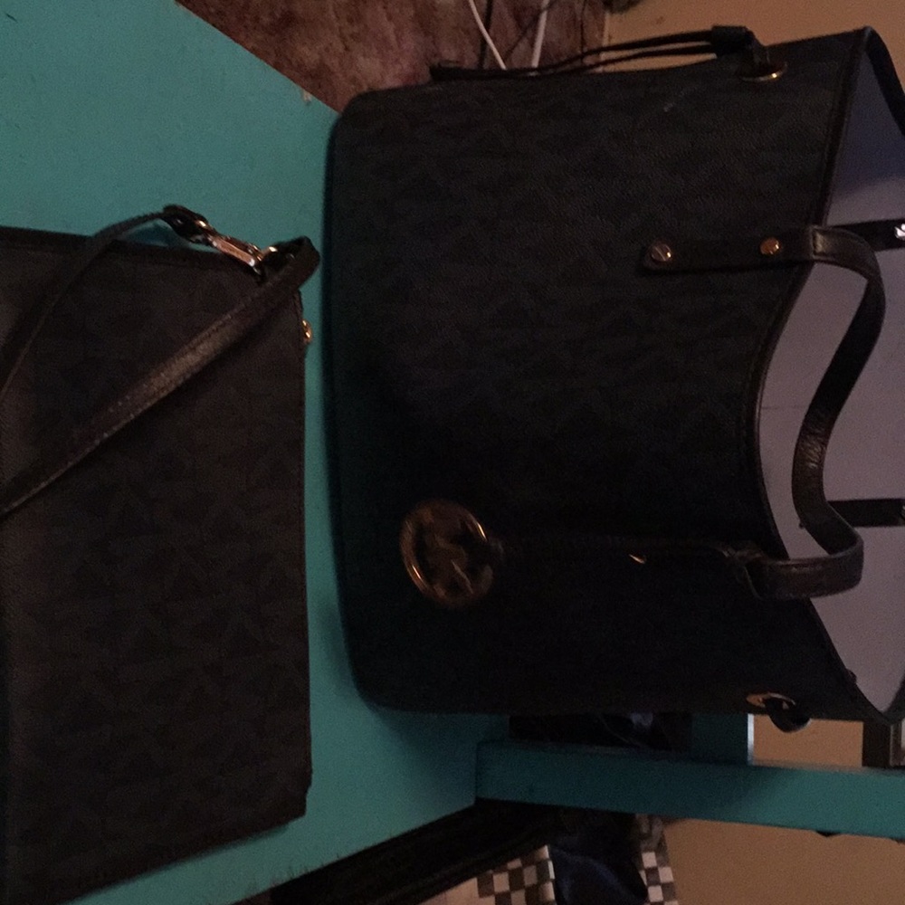 Michael Kors navy blue jet set tote bag